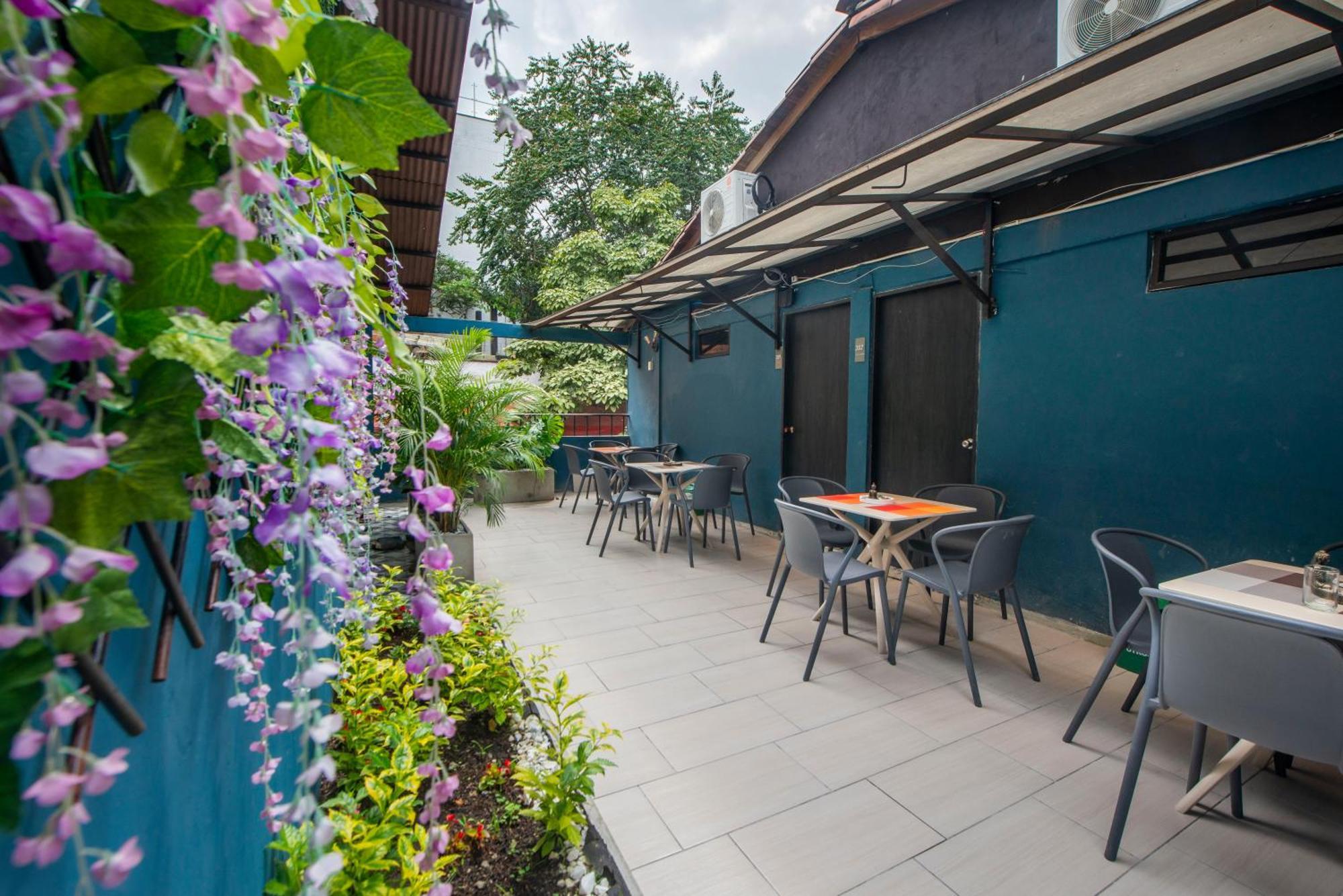 Hotel Bali At Poblado Медельин Экстерьер фото