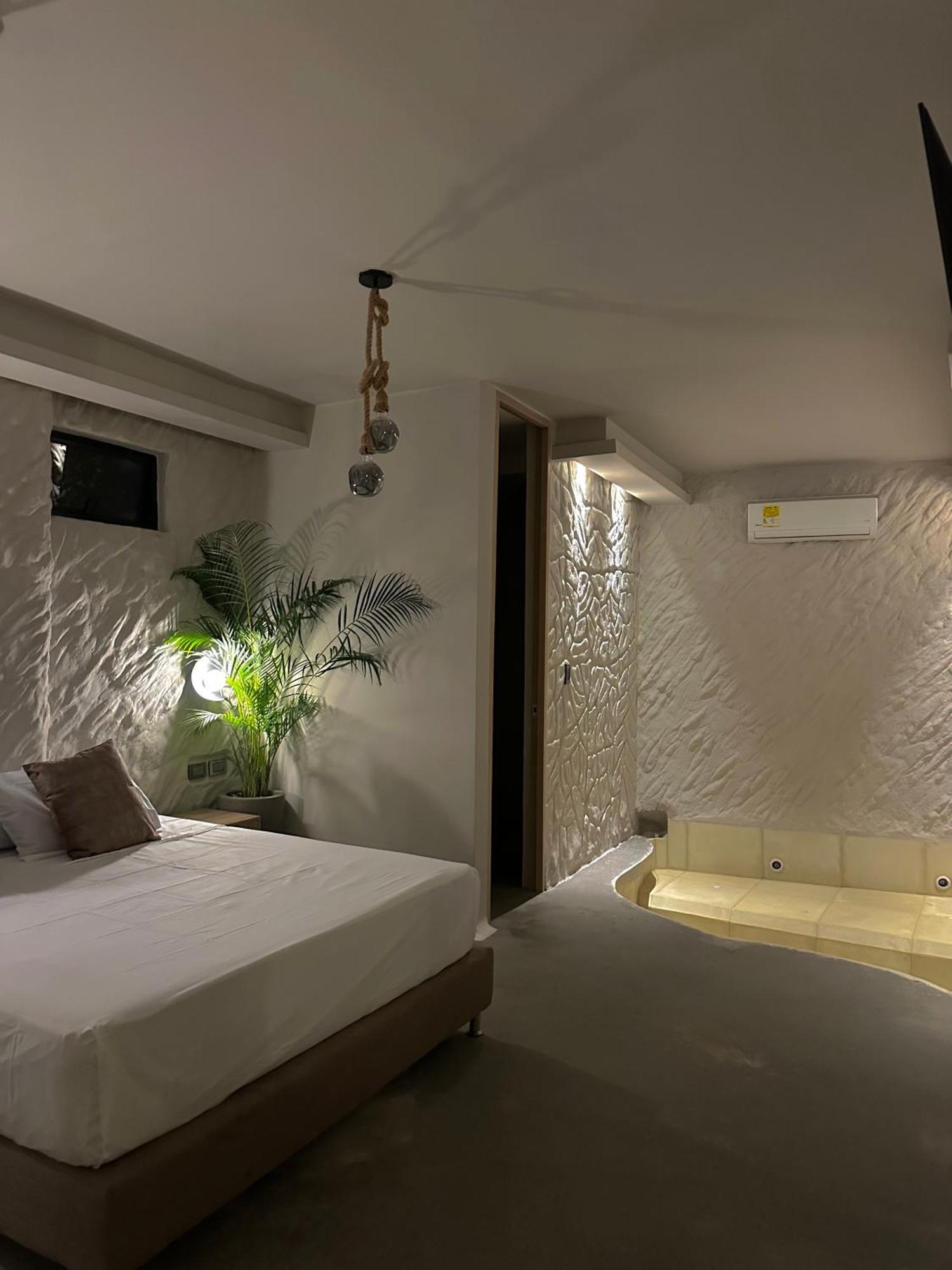 Hotel Bali At Poblado Медельин Экстерьер фото